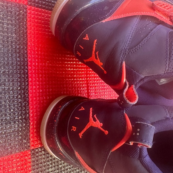 Jordan FLT 45 Hi GS Imperial Purple size 7Y
Style: 547769-561 - Picture 2 of 9